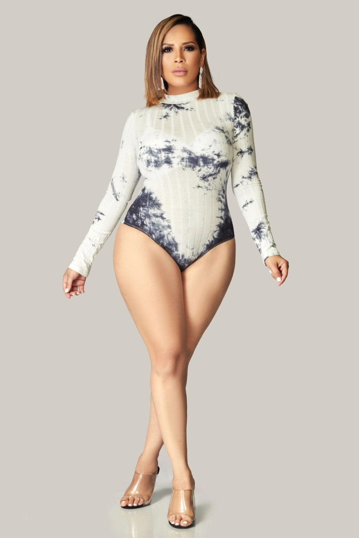 Wanda Body w Prążkowanej Fakturze i Wzorem Tie-Dye z Długim Rękawem w Stylu Mock Neck - Twój Must-Have!